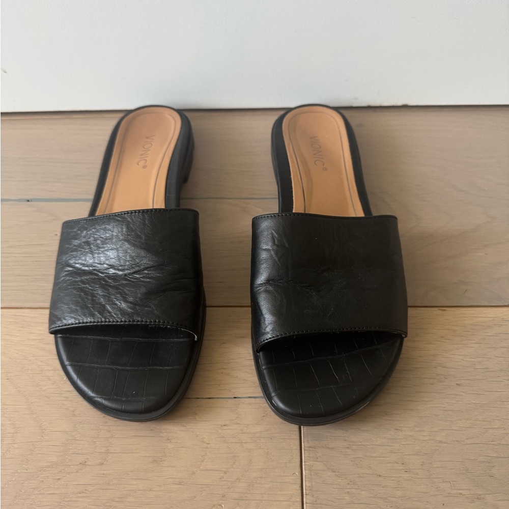 Vionic Black Demi Heeled Leather Slide Sandal Women’s 7